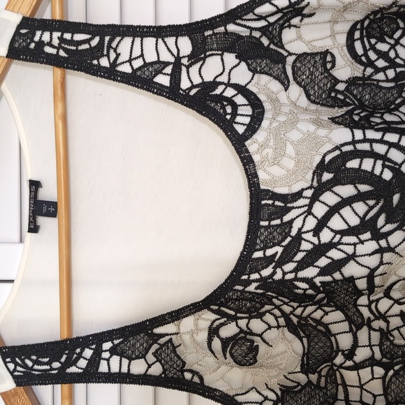 Express Crochet Front Black & White Silver Tank Top Size  SP - Picture 2 of 4